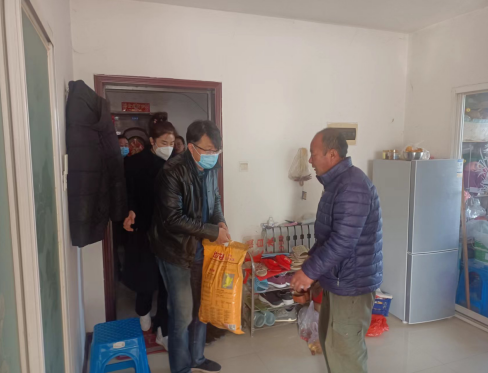 基金公司黨支部組織黨員深入社區 開展服務群眾活動