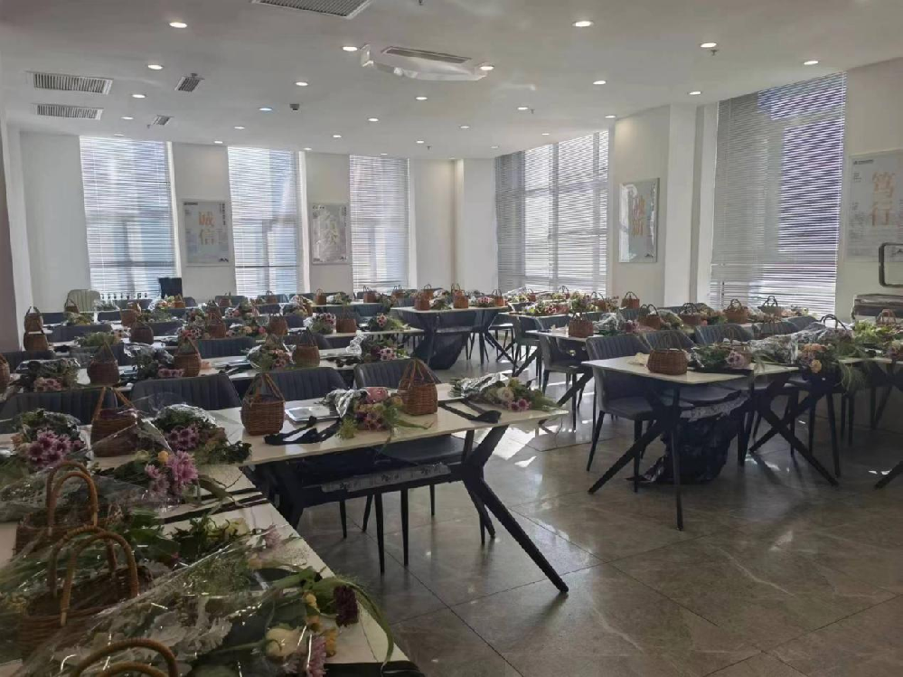 集團(tuán)工會(huì)為女職工舉辦婦女節(jié)活動(dòng)