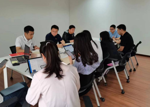 擔當有為 善于斗爭 共同建功新時代